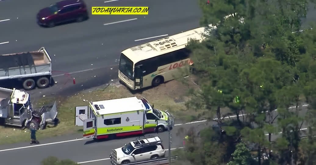 Bus collides with truck in Queensland Bus collides with truck in Queensland Bus collides with truck in Queensland