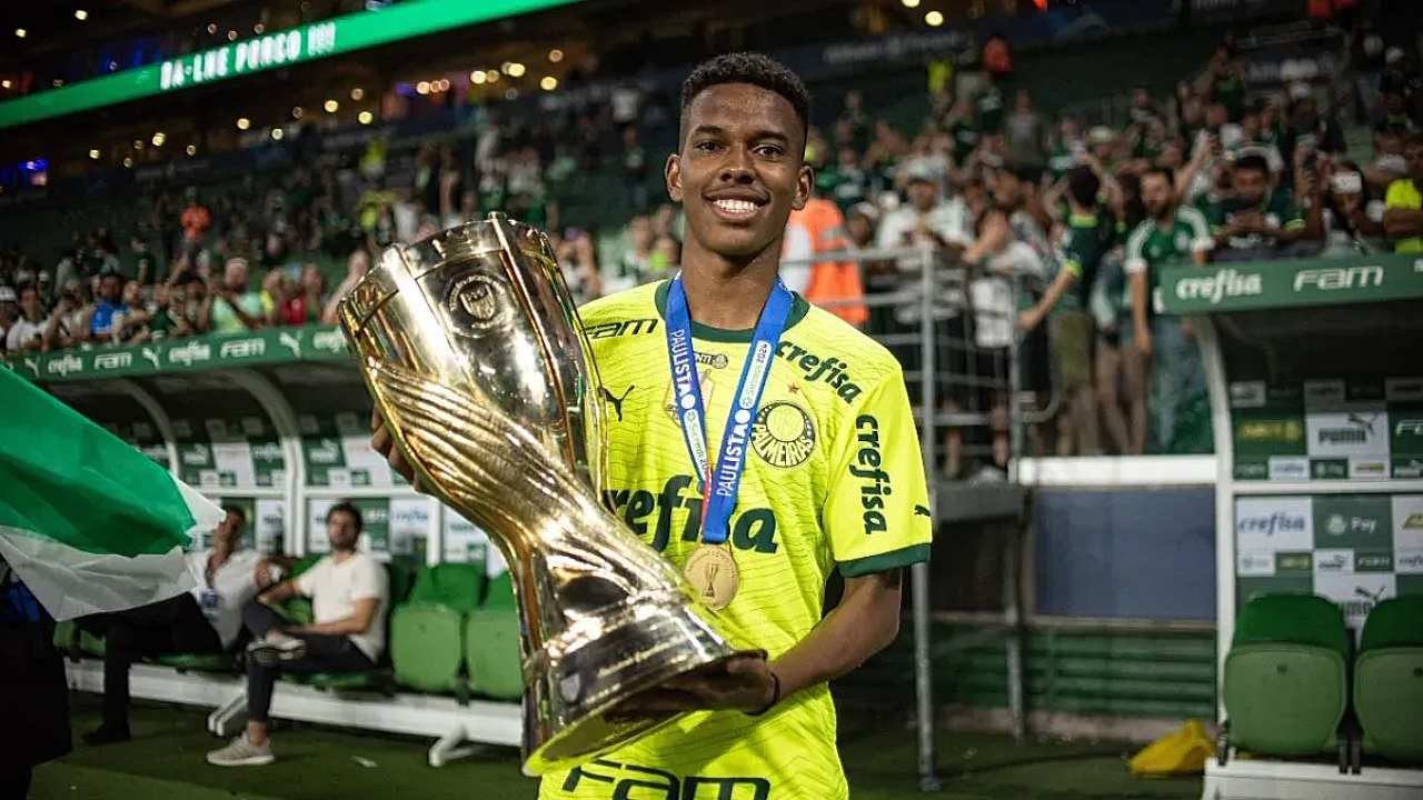 Chelsea agree $71 million deal for starlet Estêvão